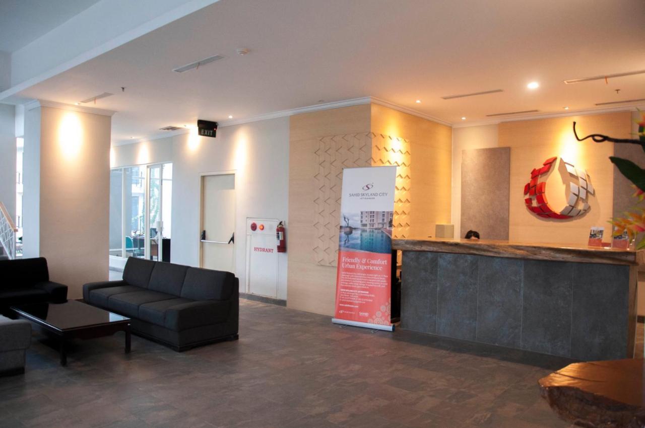 Skyland City Hotel Jatinangor Cilimus Экстерьер фото